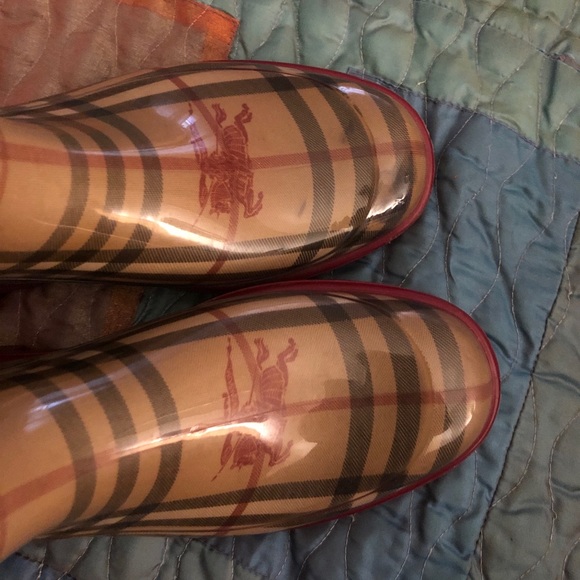 Burberry Rainboots - Picture 1 of 1